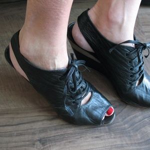 Melin Italian leather grey lace up wedge heels 40